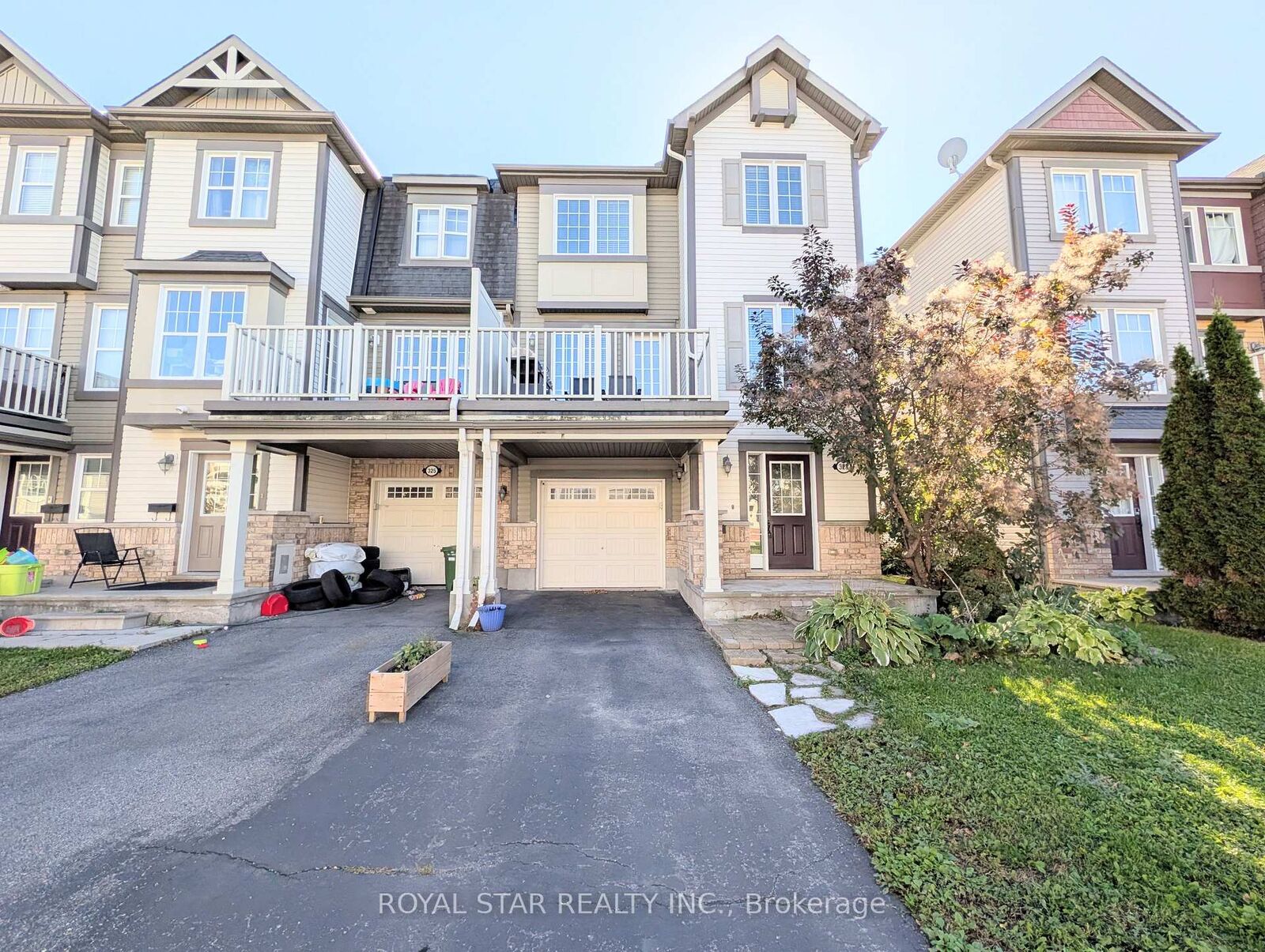Property Photo: 323 Sweet Grass Circle ON K2J 5W9