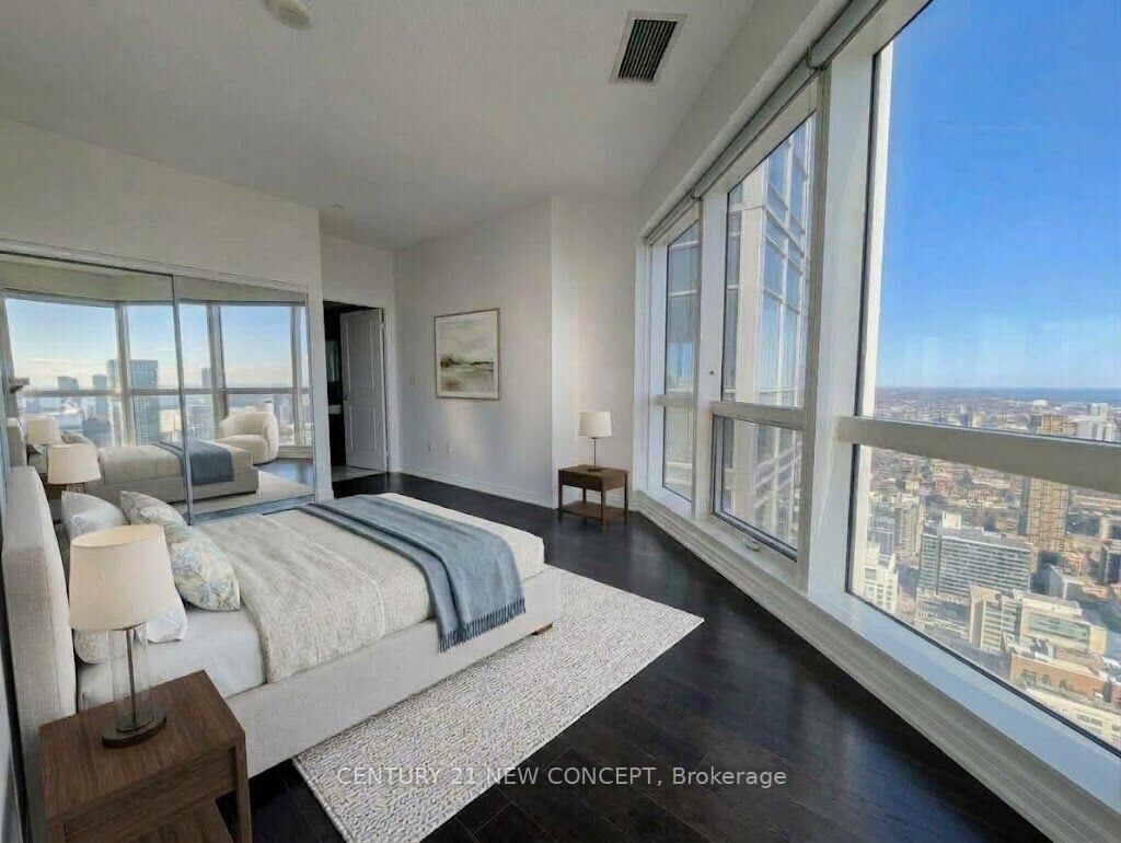 Property Photo:  386 Yonge Street 5608  ON M5B 0A5 