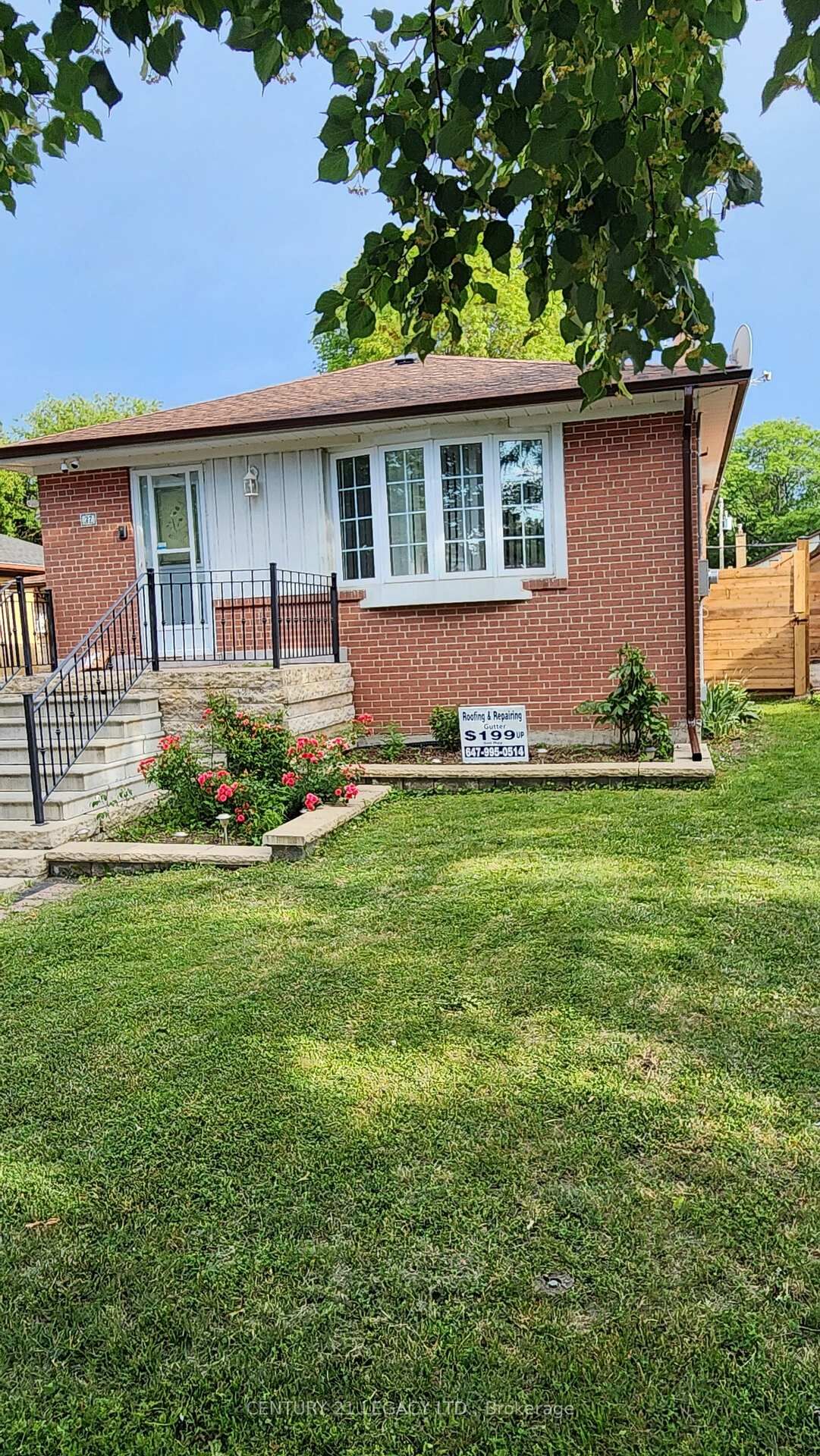 Property Photo:  27 Par Avenue  ON M1G 2G5 