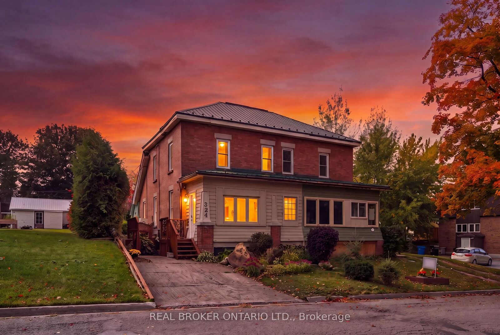 Property Photo:  324 Daly Street  ON N0G 2P0 