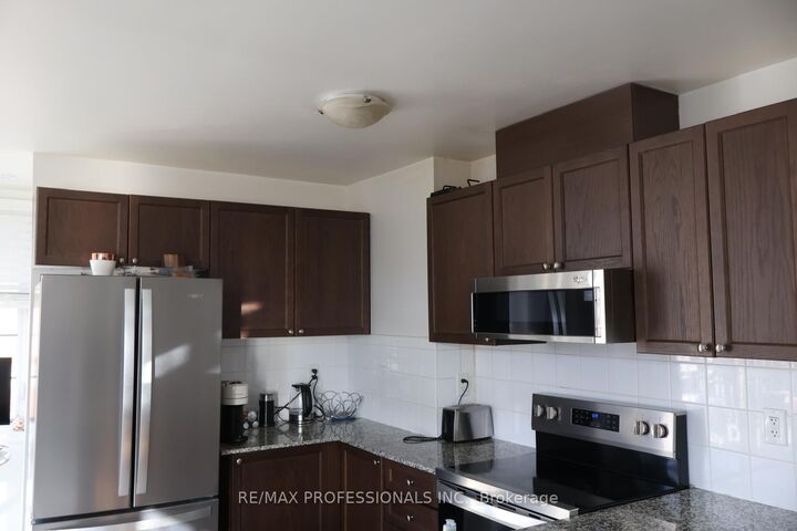 Property Photo:  180 Howden Boulevard 28  ON L6S 0E6 