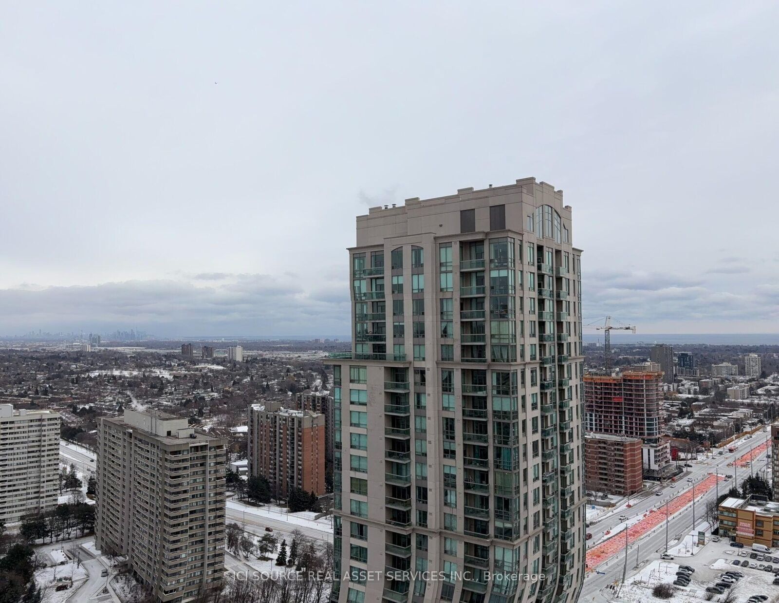 Property Photo:  30 Elm Drive W 2706  ON M2J 0A8 