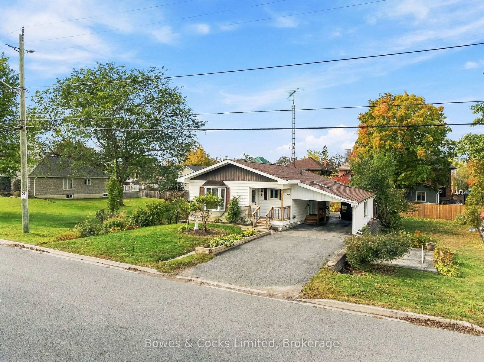 Property Photo:  34 King Street  ON K0L 2V0 