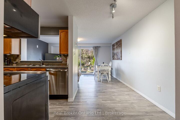 Property Photo:  44 Monarchy Street  ON L4M 7K1 
