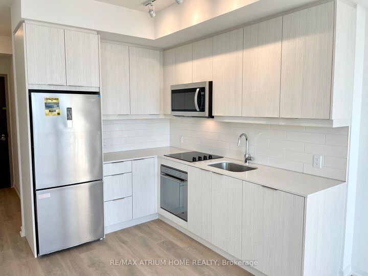 Property Photo:  32 Forest Manor Road 1907  ON M2J 0H2 