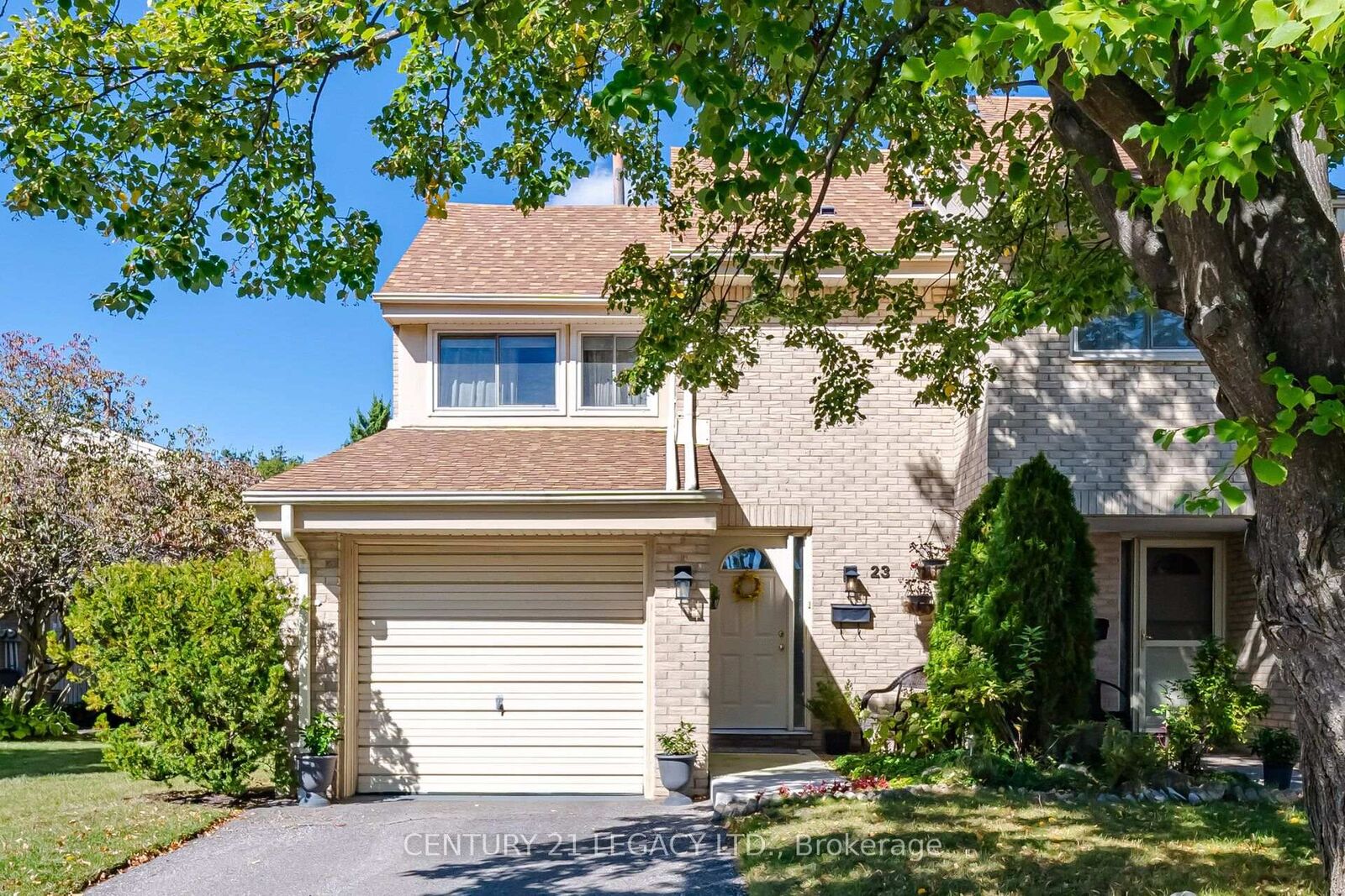 Property Photo:  4171 Glen Erin Drive 23  ON L5L 2G3 