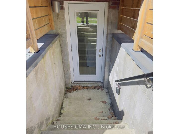 Property Photo:  529 Runnymede Road  ON M6S 2Z8 