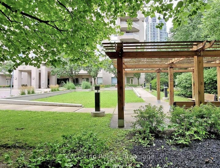 Property Photo:  35 Empress Avenue 1607  ON M2N 6T3 