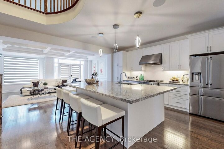 Property Photo: 7 Kipling Grove Court ON M9B 0C6