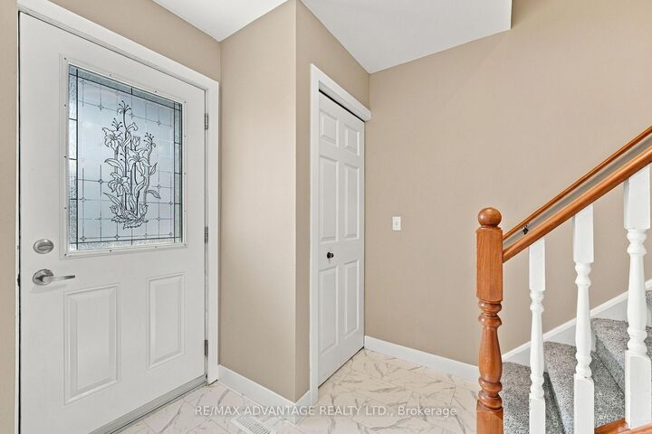 Property Photo:  122 Sherwood Forest Square 7  ON N6G 5G8 