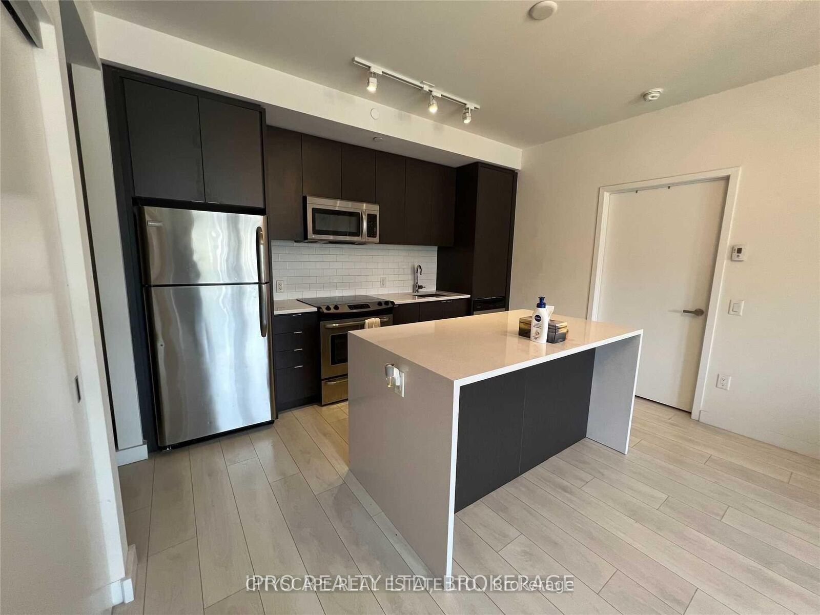 Property Photo:  5005 Harvard Road 204  ON L5M 0W5 