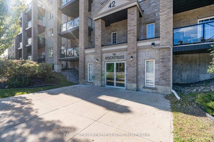 Property Photo:  42 Ferndale Drive S 212  ON L4N 2M5 