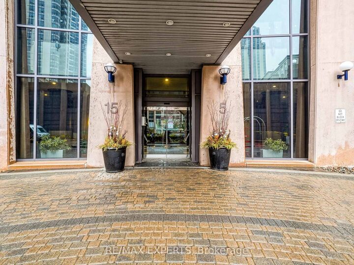 Property Photo:  15 Northtown Way 523  ON M2N 7A2 