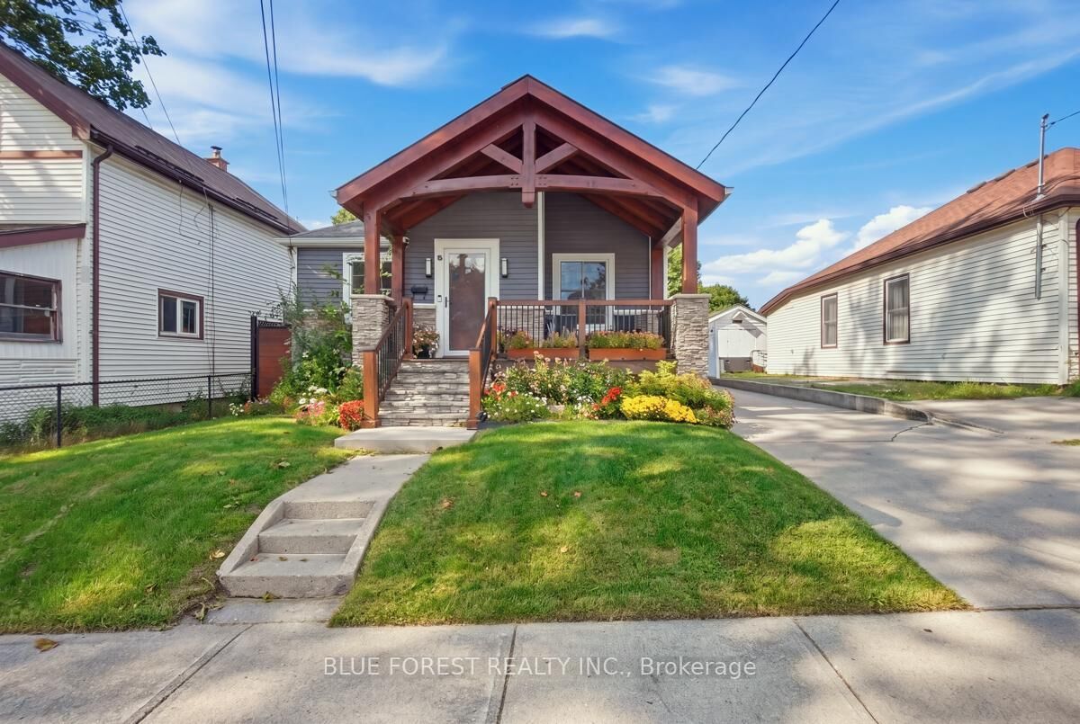 Property Photo:  8 Edna Street  ON N5Z 2X9 