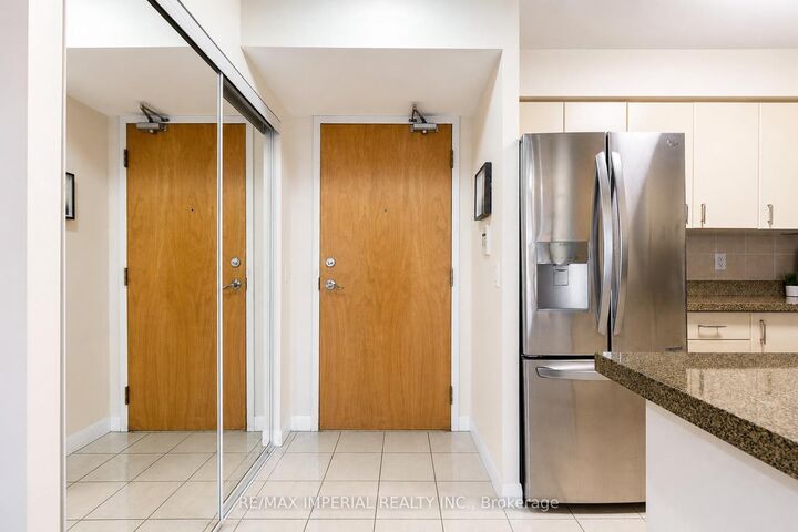 Property Photo:  4968 Yonge Street 2903  ON M2N 7G9 