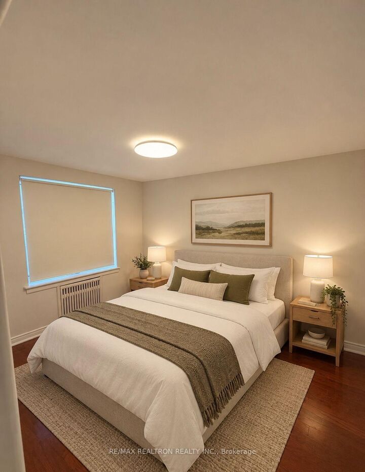 Property Photo:  2 Ridelle Avenue 106  ON M6B 1H4 