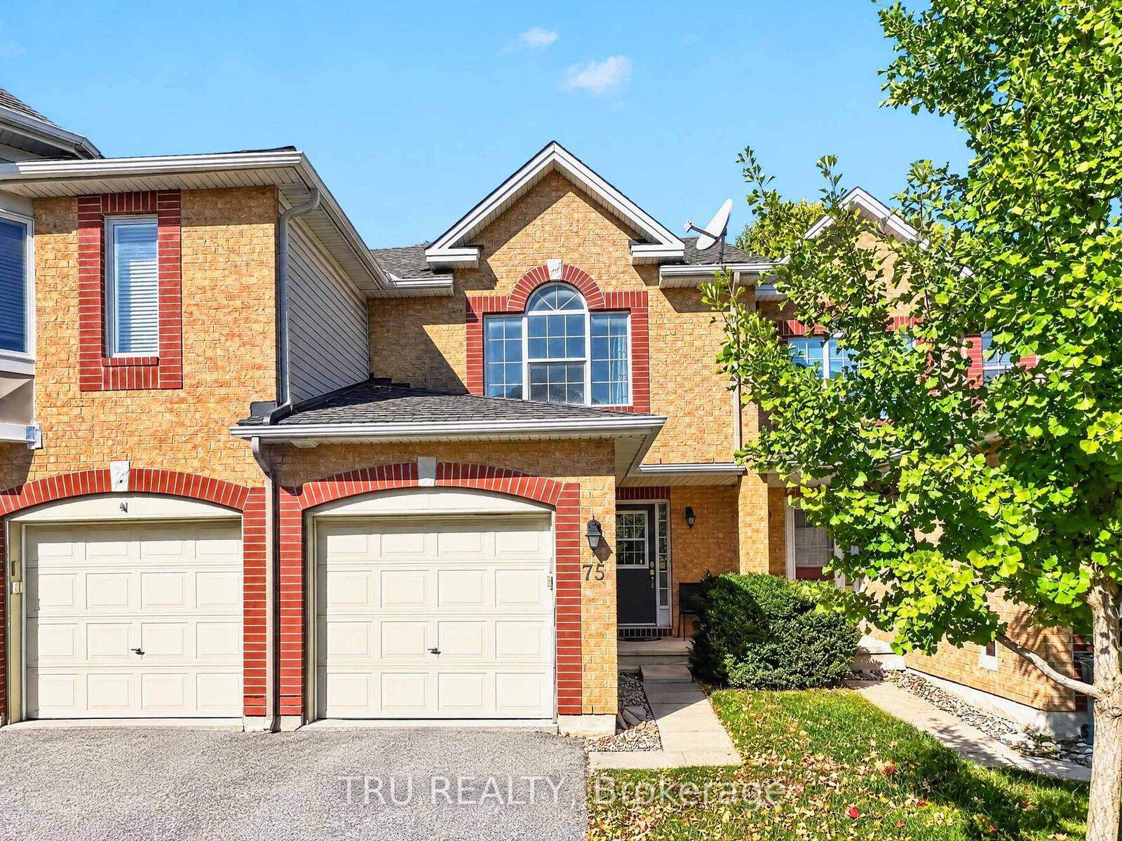 Property Photo:  75 Silverlace Private  ON K1T 3Z8 