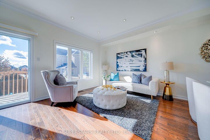Property Photo:  25 Alvarado Avenue  ON L4S 0C7 