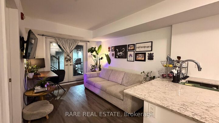 Property Photo:  10 Marquette Avenue 4  ON M6A 0E1 