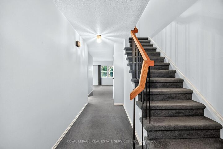Property Photo:  1951 Rathburn Road E 86  ON L4W 2N9 