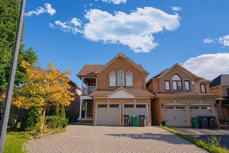 Property Photo:  670 Macbeth Heights  ON L5W 1E5 