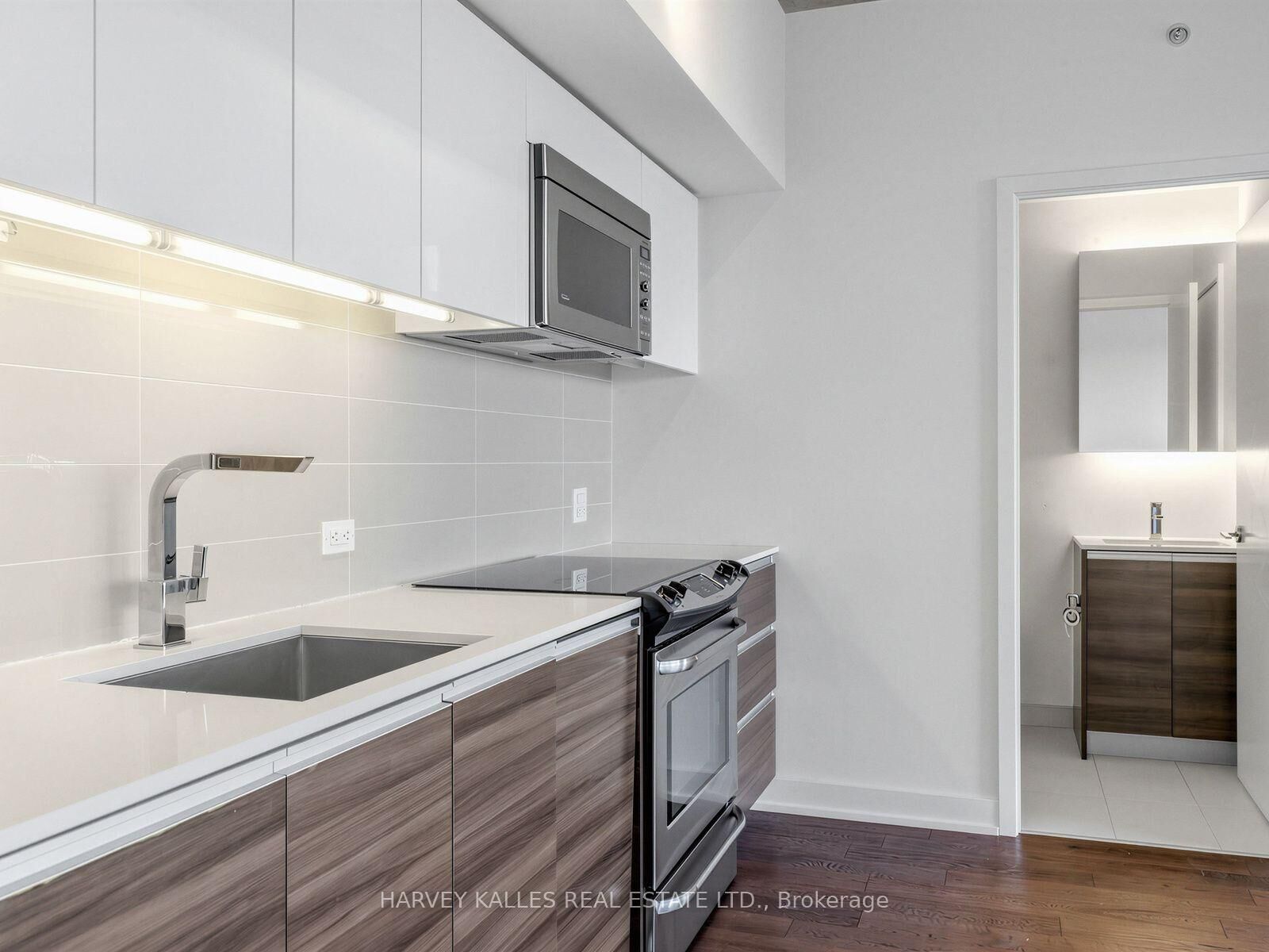 Property Photo:  1190 Dundas Street E 1114  ON M4M 1S3 