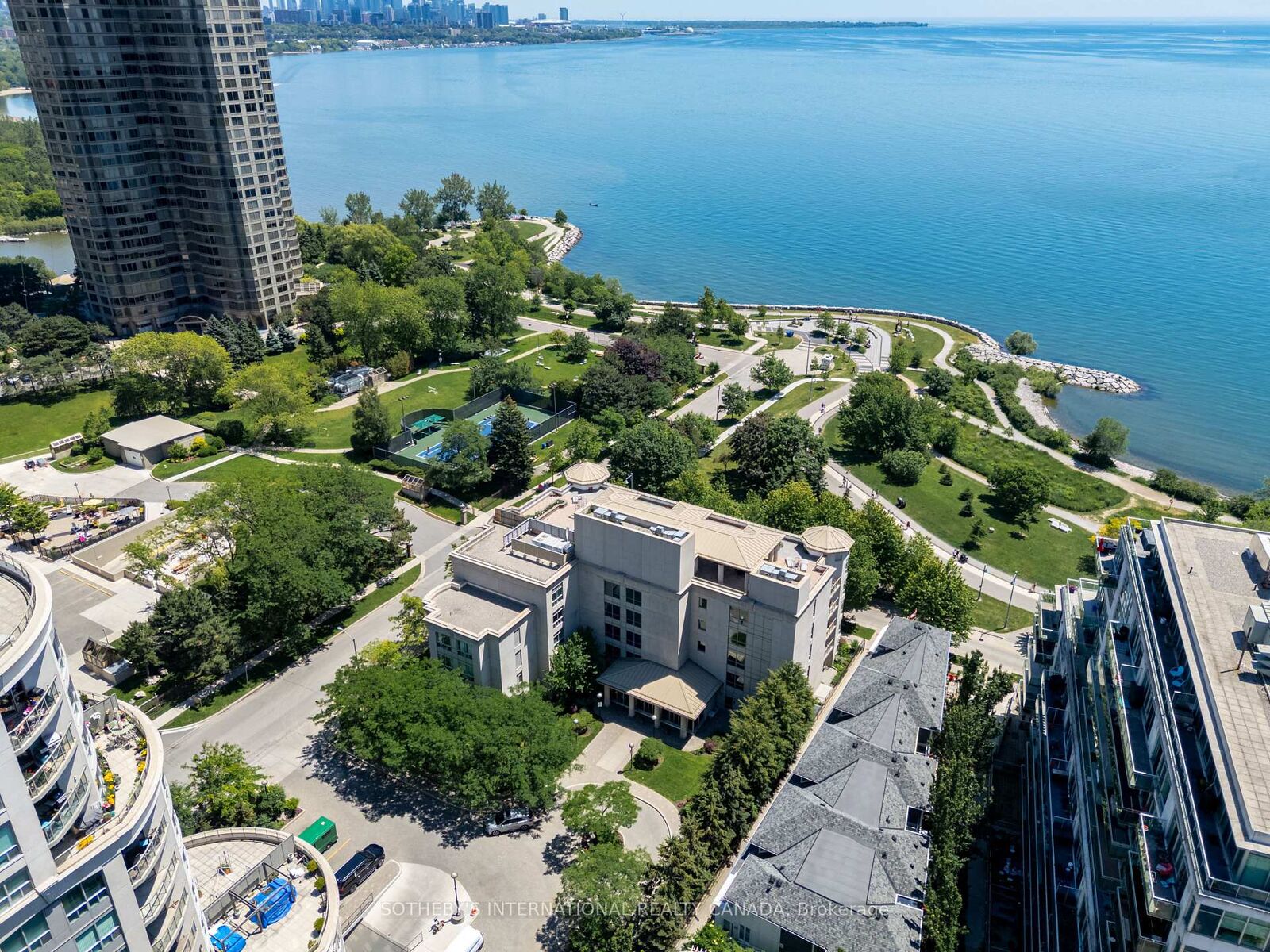 Property Photo:  80 Palace Pier Court 302  ON M8V 4C1 