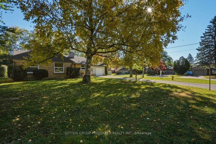Property Photo:  465 Glen Crescent  ON N6H 3L3 