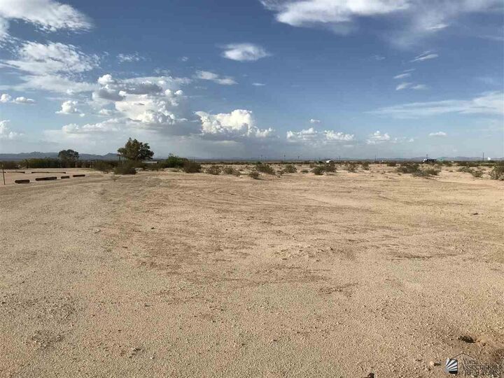 Property Photo:  68536078 E Victoria Circle  AZ 85352 