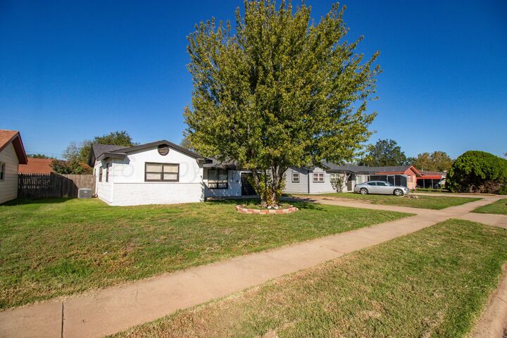 Property Photo: 2926 Dunaway Street TX 79103