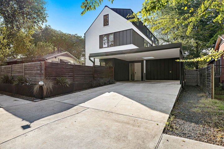 Property Photo:  2935 Pannell Street  TX 78722 