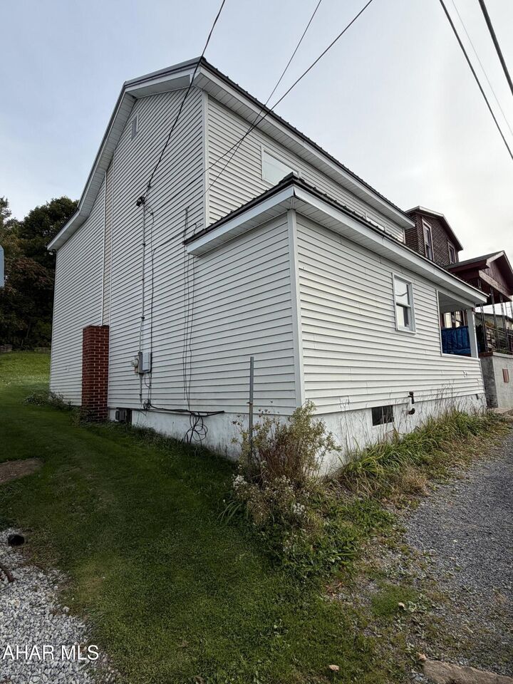 Property Photo: 142 Walnut Street PA 16629