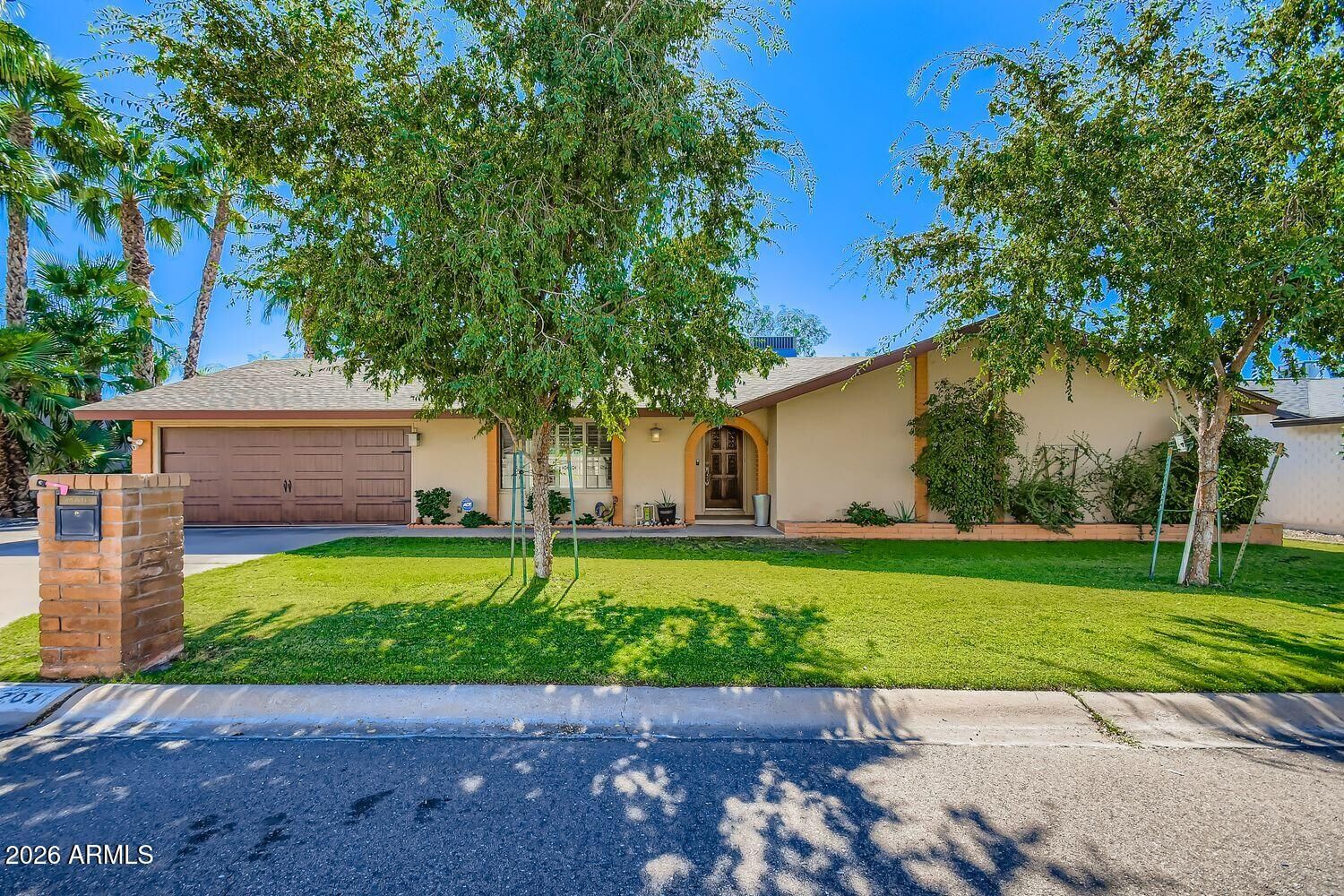 Property Photo: 201 W Diana Avenue AZ 85021