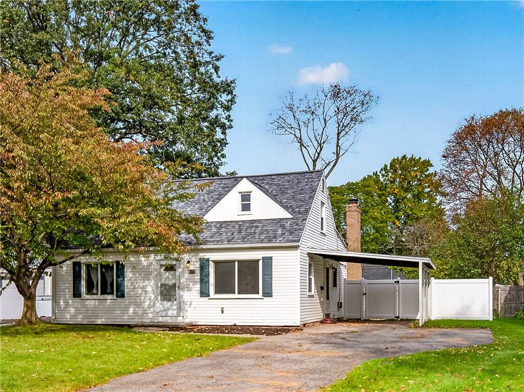 Property Photo:  32 Canasta Road  NY 14615 