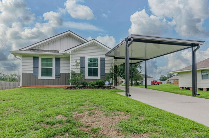 Property Photo:  42231 Southern Pines Blvd  LA 70454 