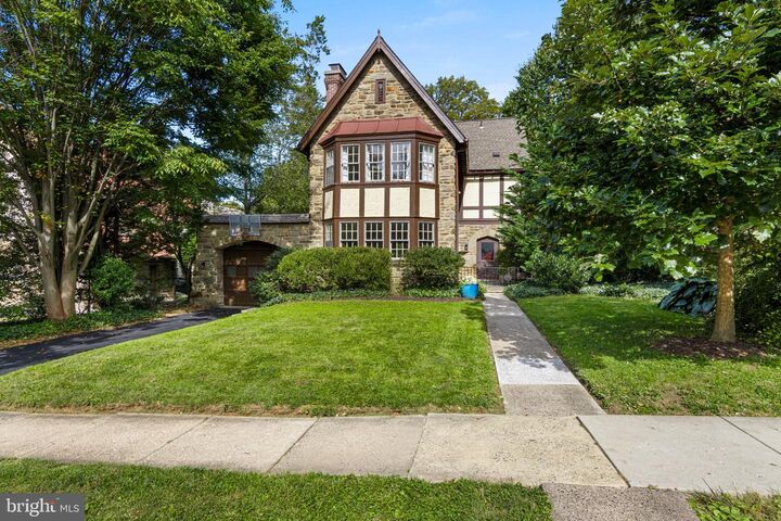 Property Photo:  419 Lodges Lane  PA 19027 