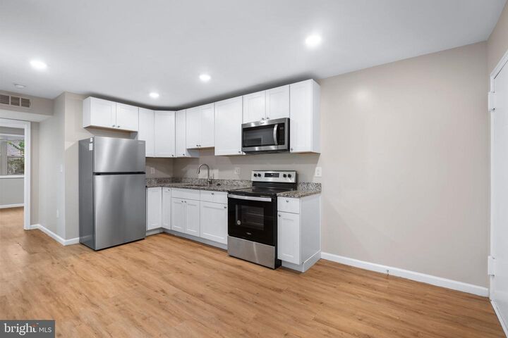 Property Photo: 4196 Livingston Road SE DC 20032