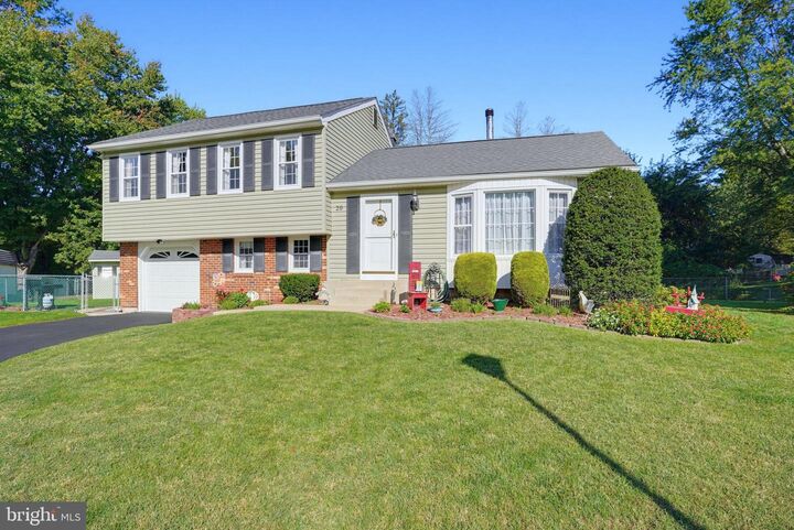 Property Photo:  20 Christina Court  DE 19701 
