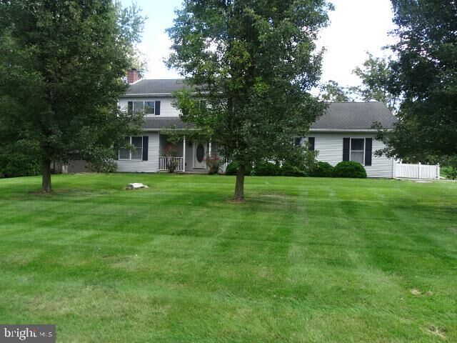 Property Photo: 438 Larkspur Lane PA 17202