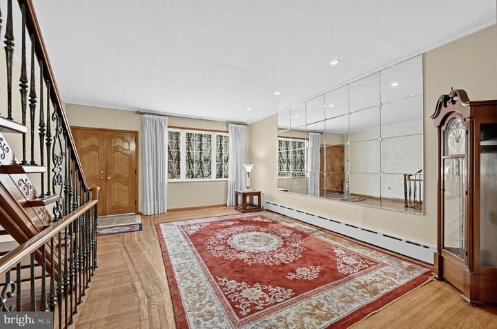 Property Photo:  1424 W Shunk Street  PA 19145 