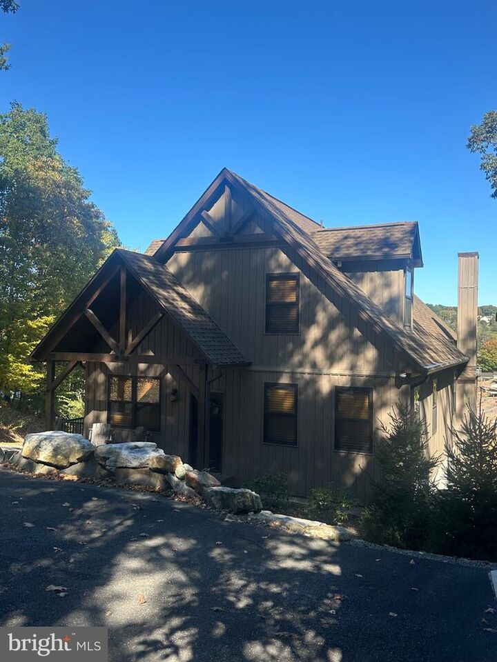 Property Photo:  811 Wynonah Drive  PA 17922 