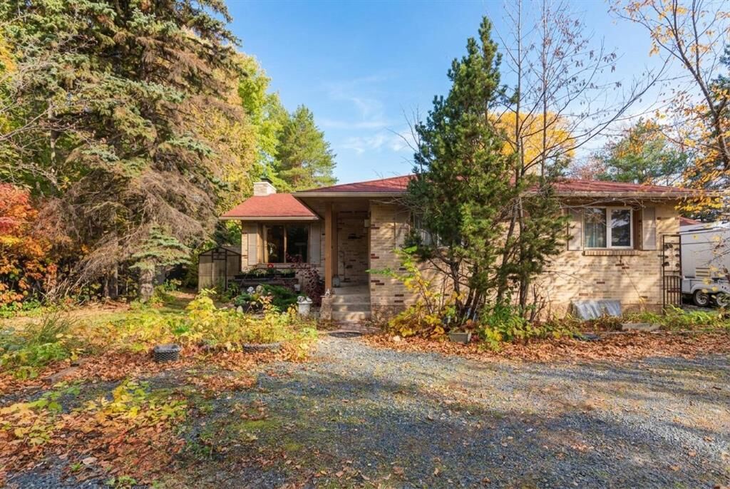 Property Photo:  2946 Henderson Highway  MB R2E 0C6 