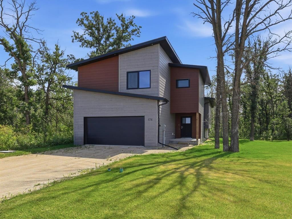 Property Photo:  176 Ravenhill Drive  MB R0A 0V0 