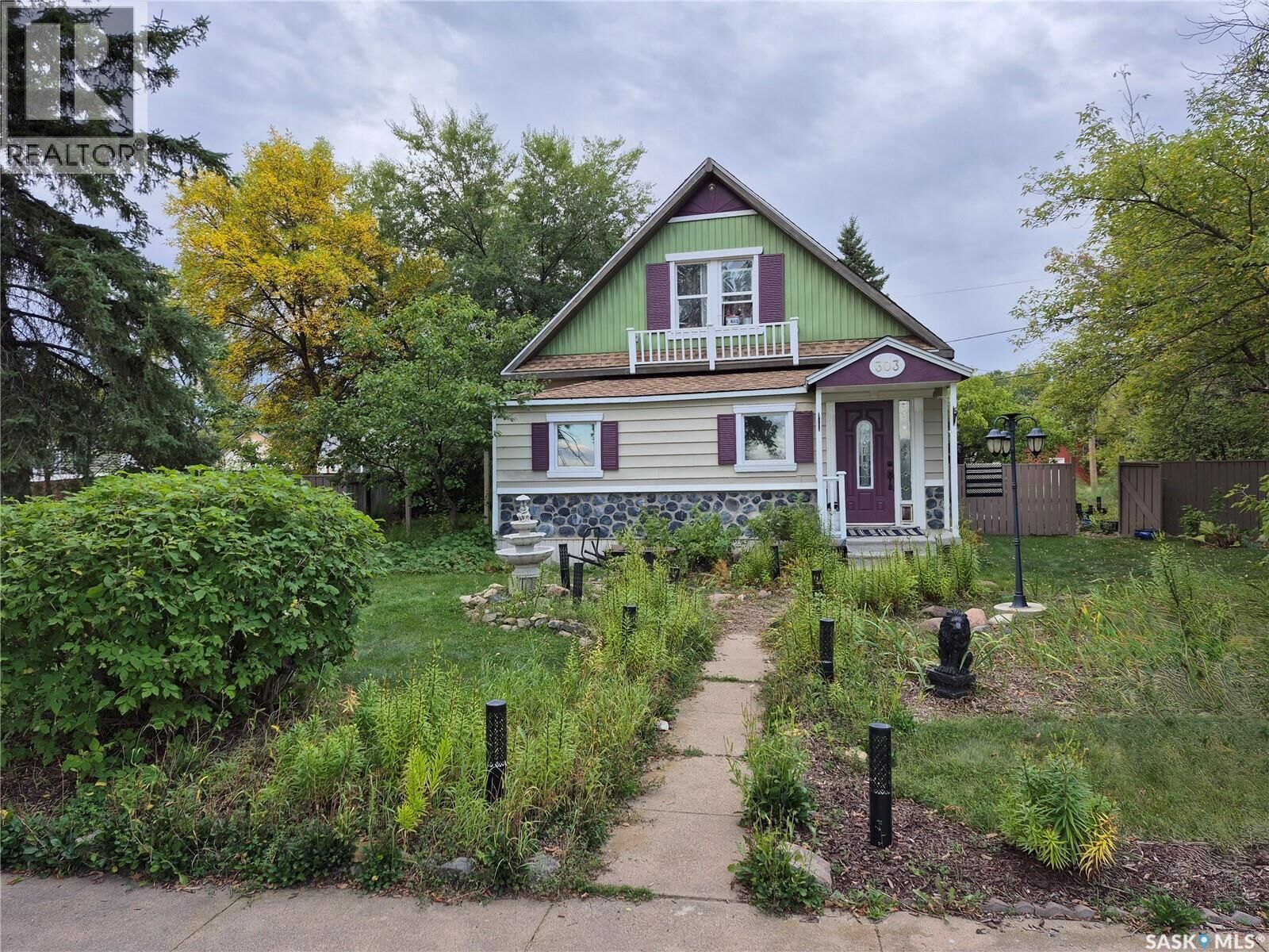 Property Photo:  303 Edward Street  SK S0K 3L0 