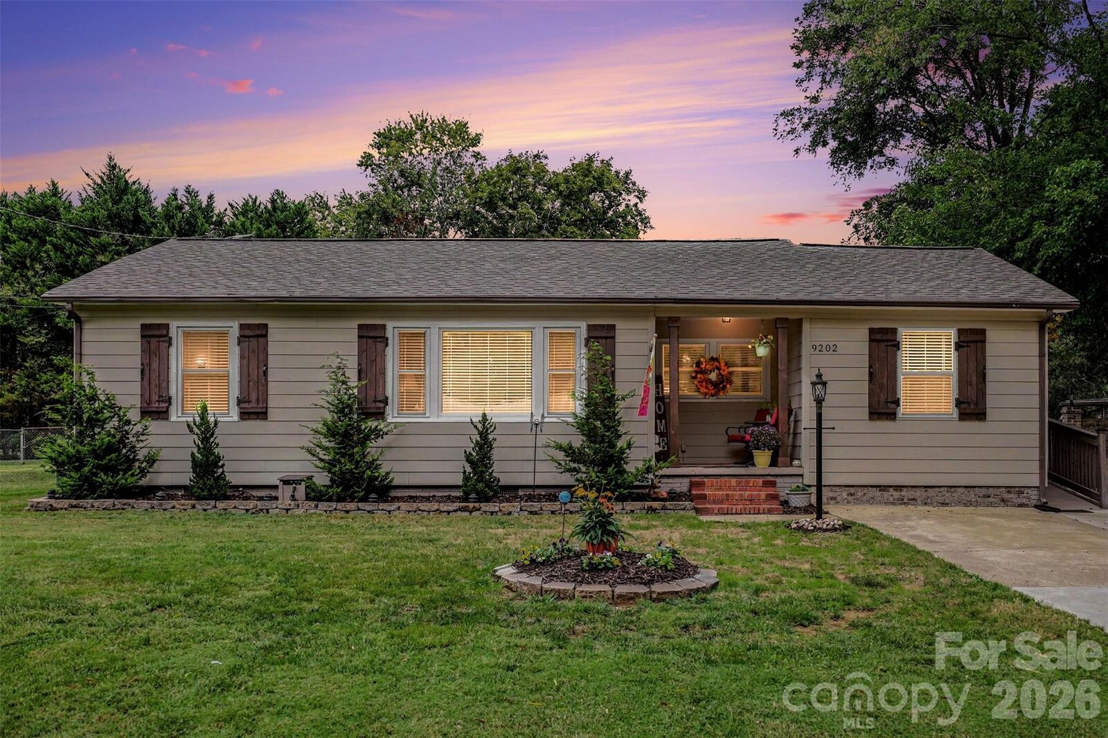 Property Photo: 9202 Elgin Drive NC 28214