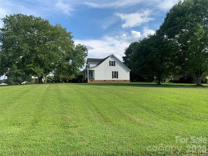 Property Photo: 4211 Briarcliff Drive NC 28110