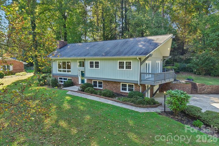 Property Photo: 122 W Laurel Lane NC 28729