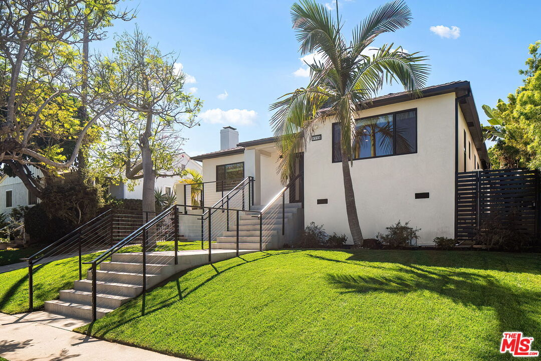 Property Photo:  3113 Mountain View Ave  CA 90066 