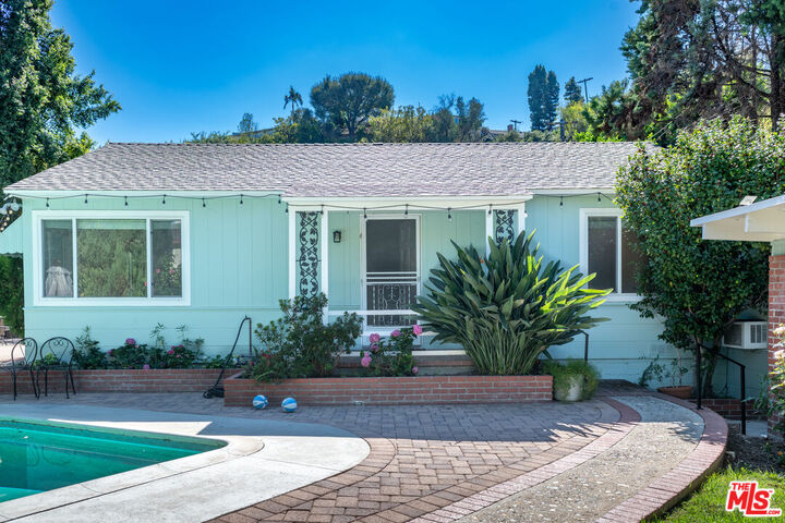 Property Photo:  10948 Fruitland Dr  CA 91604 