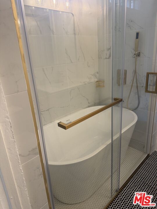 Property Photo:  1201 E 20th St, Unit 1201  CA 90011 